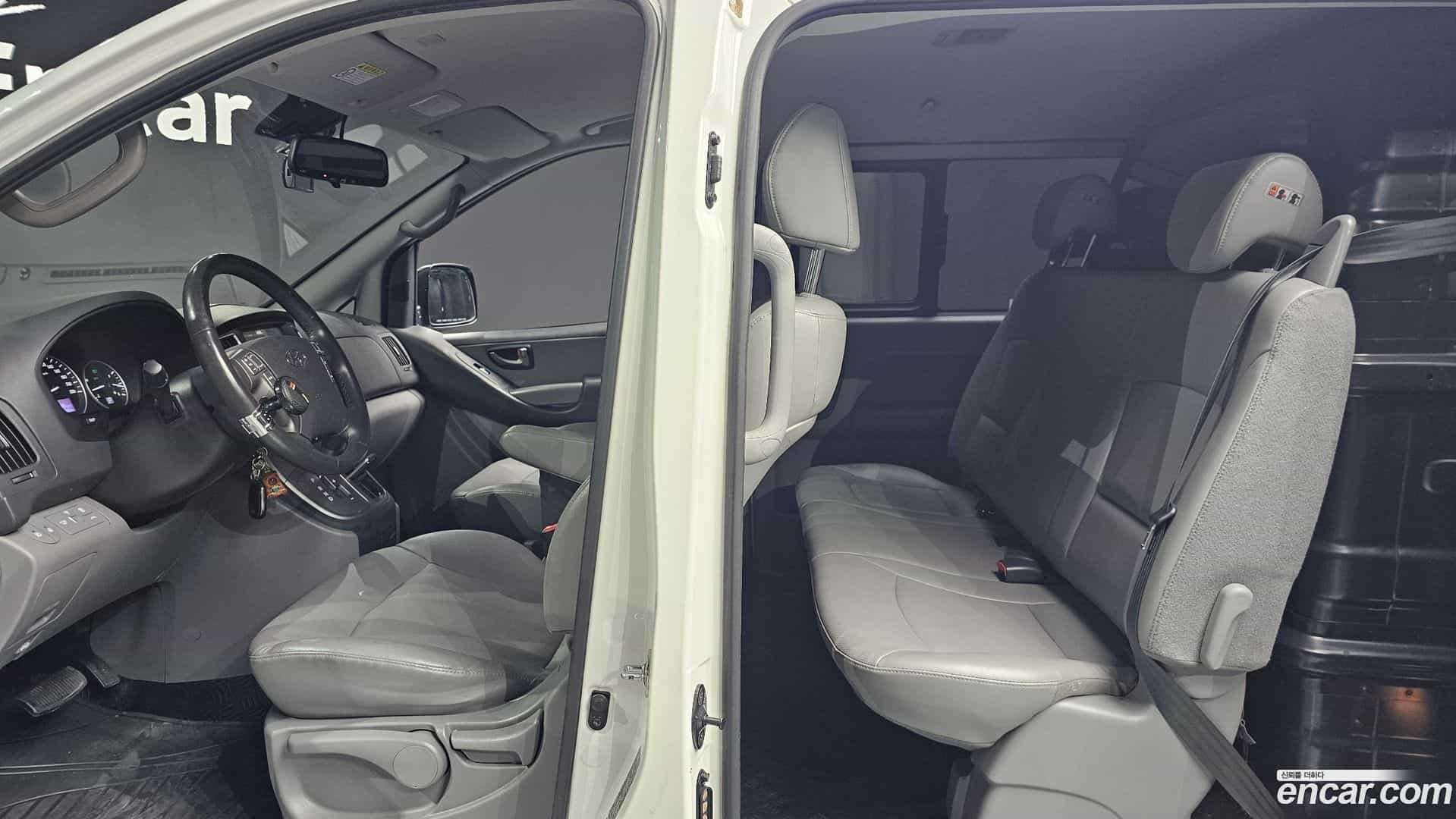 Starex Hyundai 2018.3-OPTION-021