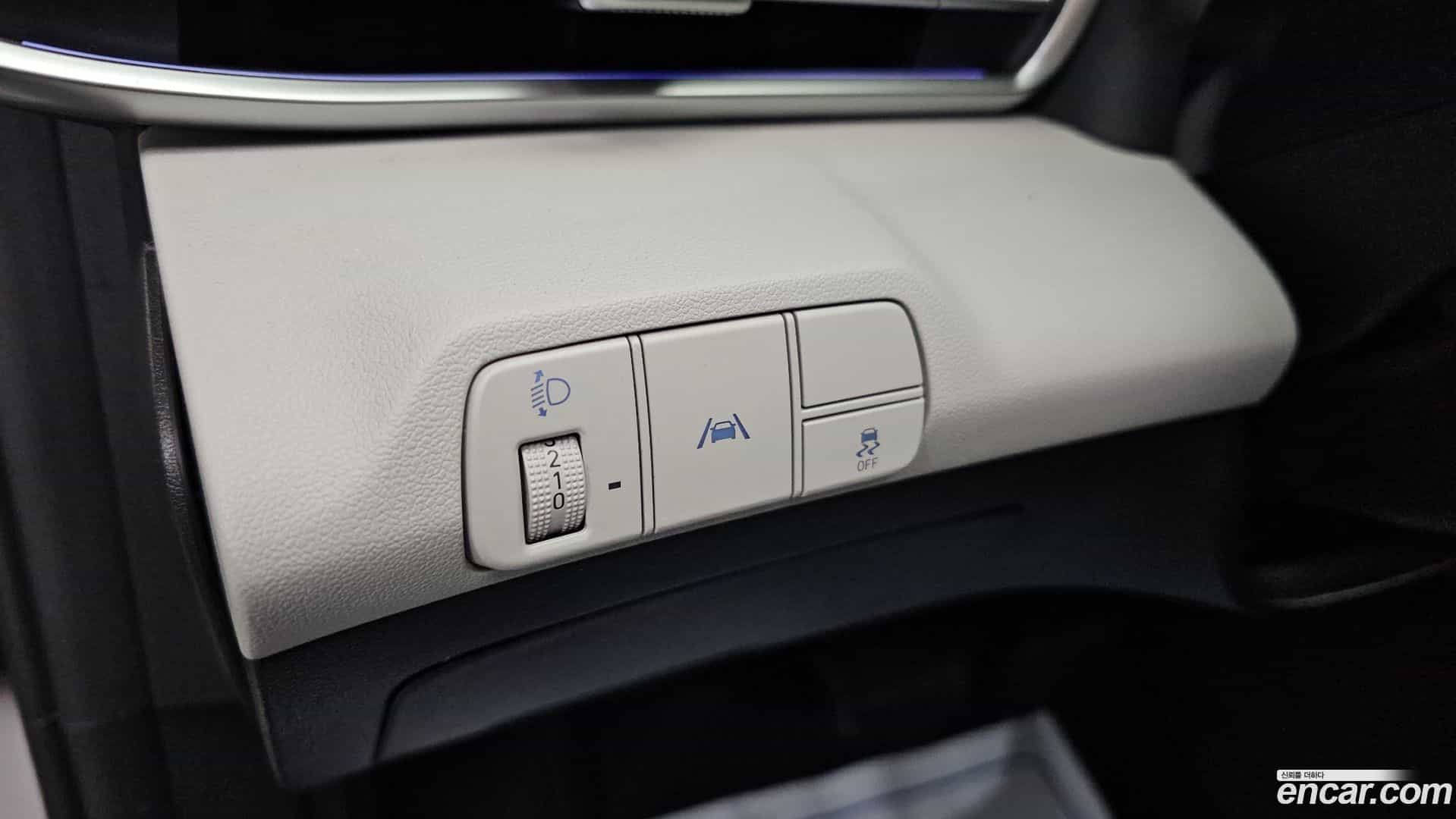 AVANTE Hyundai 2021.10-OPTION-018