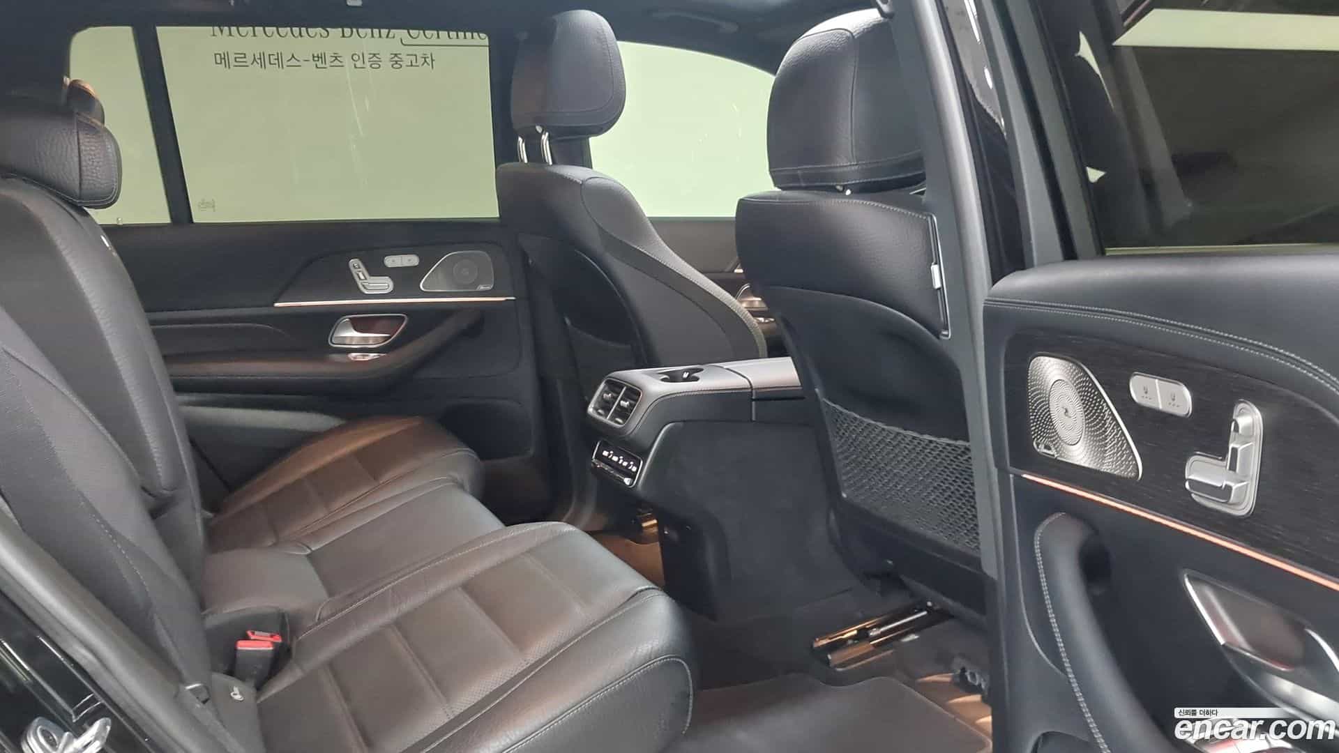 GLS-Class Mercedes-Benz 2022.8-INNER-010