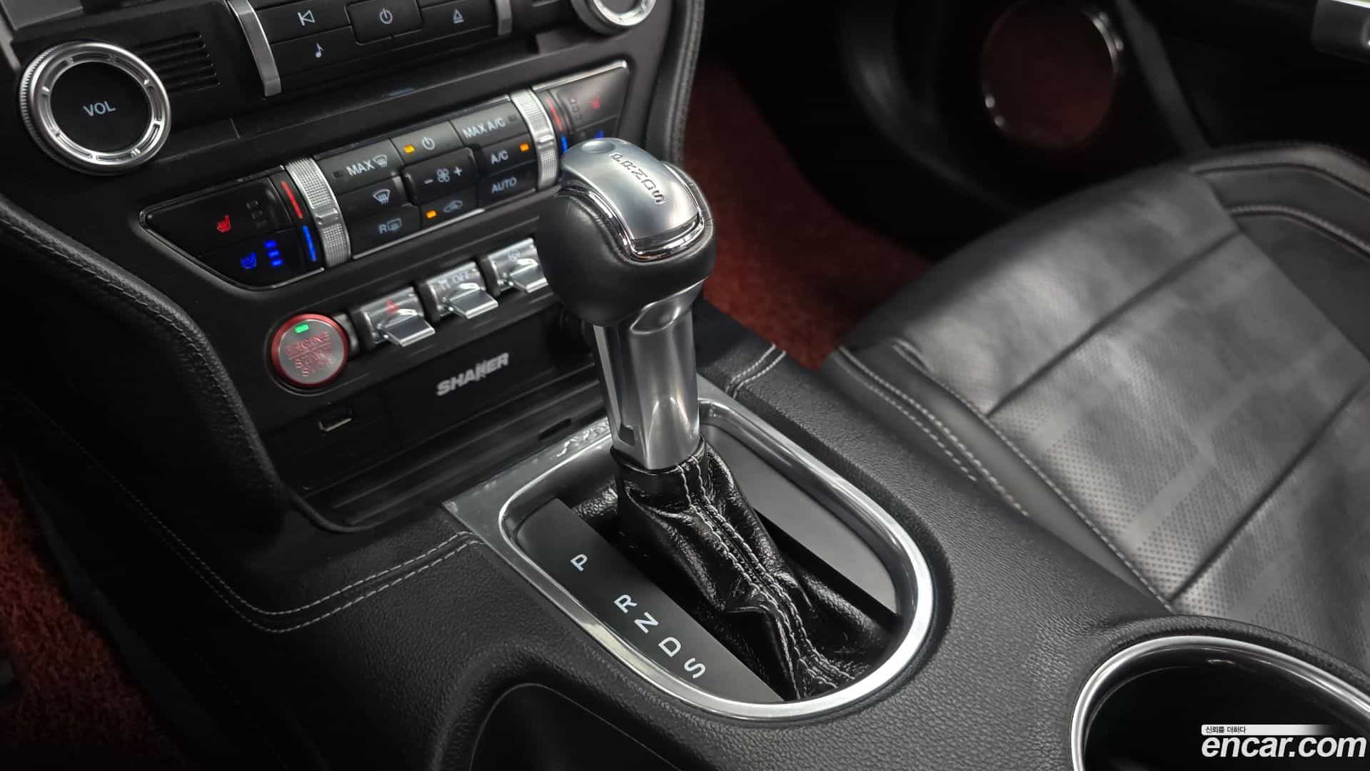 Mustang Ford 2018.4-INNER-009