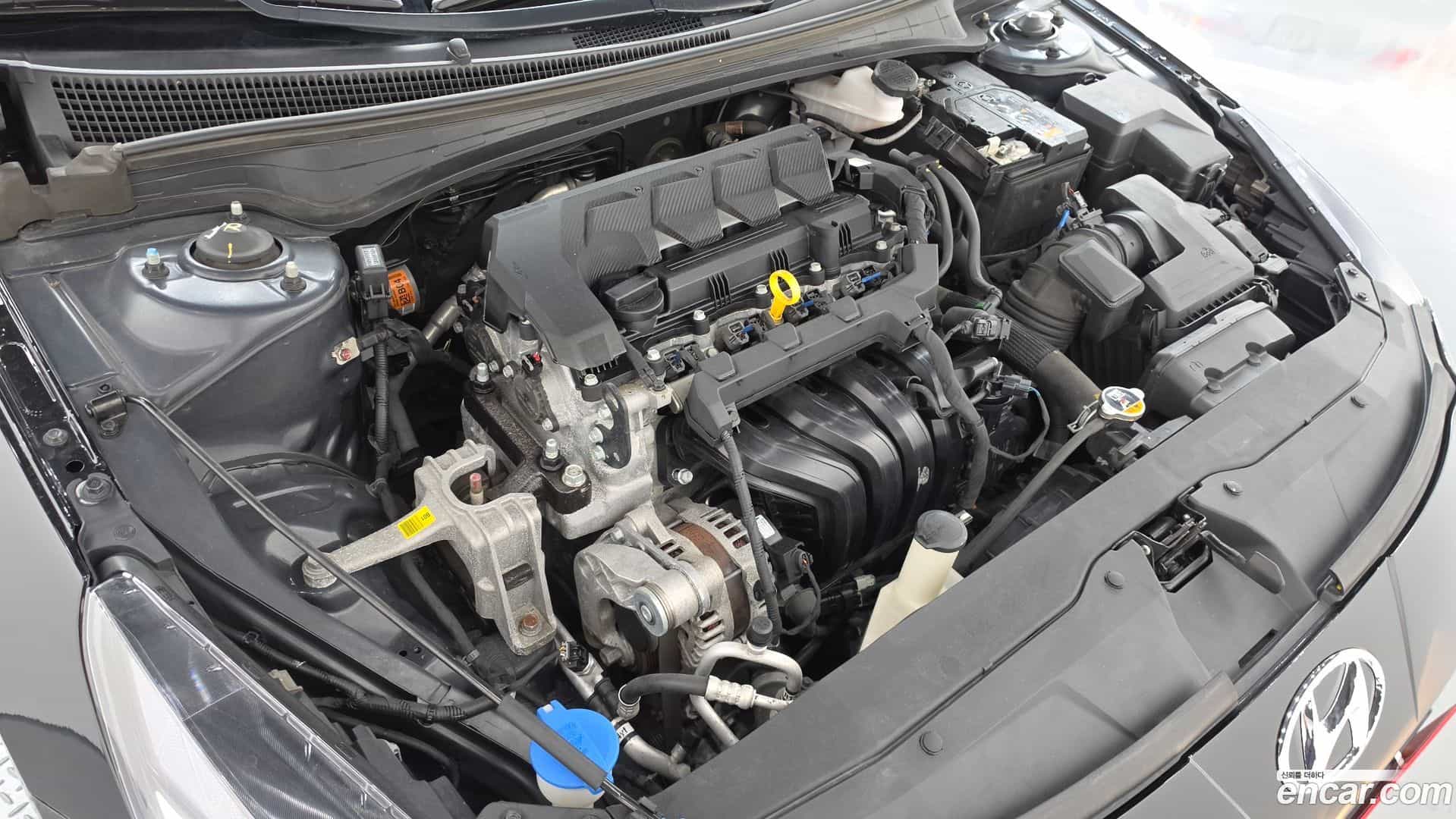 AVANTE Hyundai 2020.6-OUTER-006