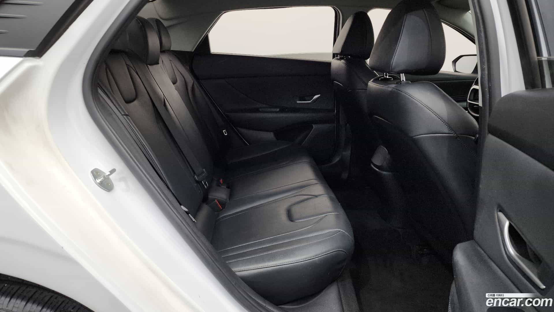 AVANTE Hyundai 2021.6-OPTION-015