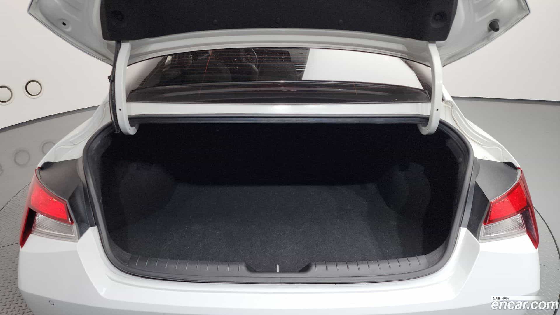 AVANTE Hyundai 2021.6-OPTION-021