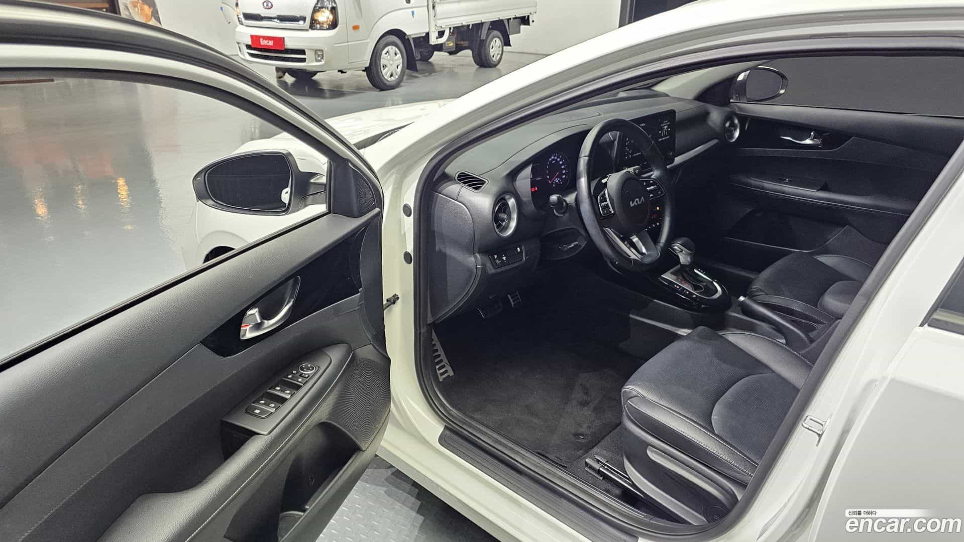 K3 Kia 2024.0-INNER-010