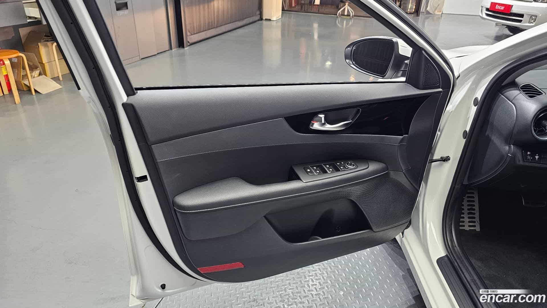 K3 Kia 2024.0-INNER-035