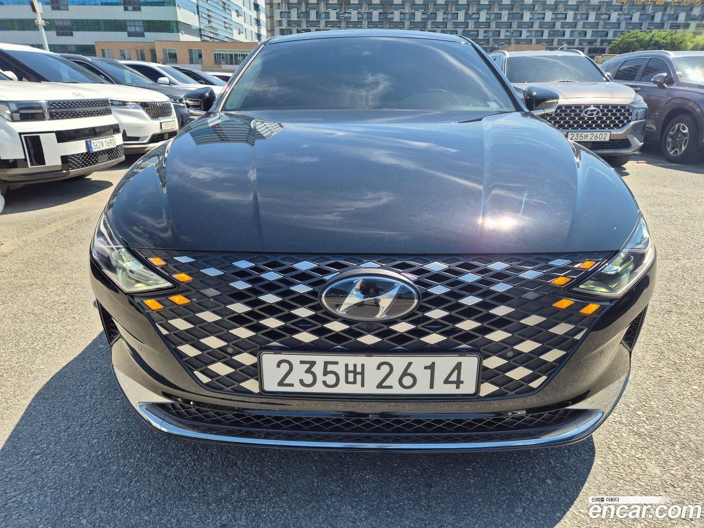Main__Slider__Photo:Grandeur Hyundai 2022.5-0