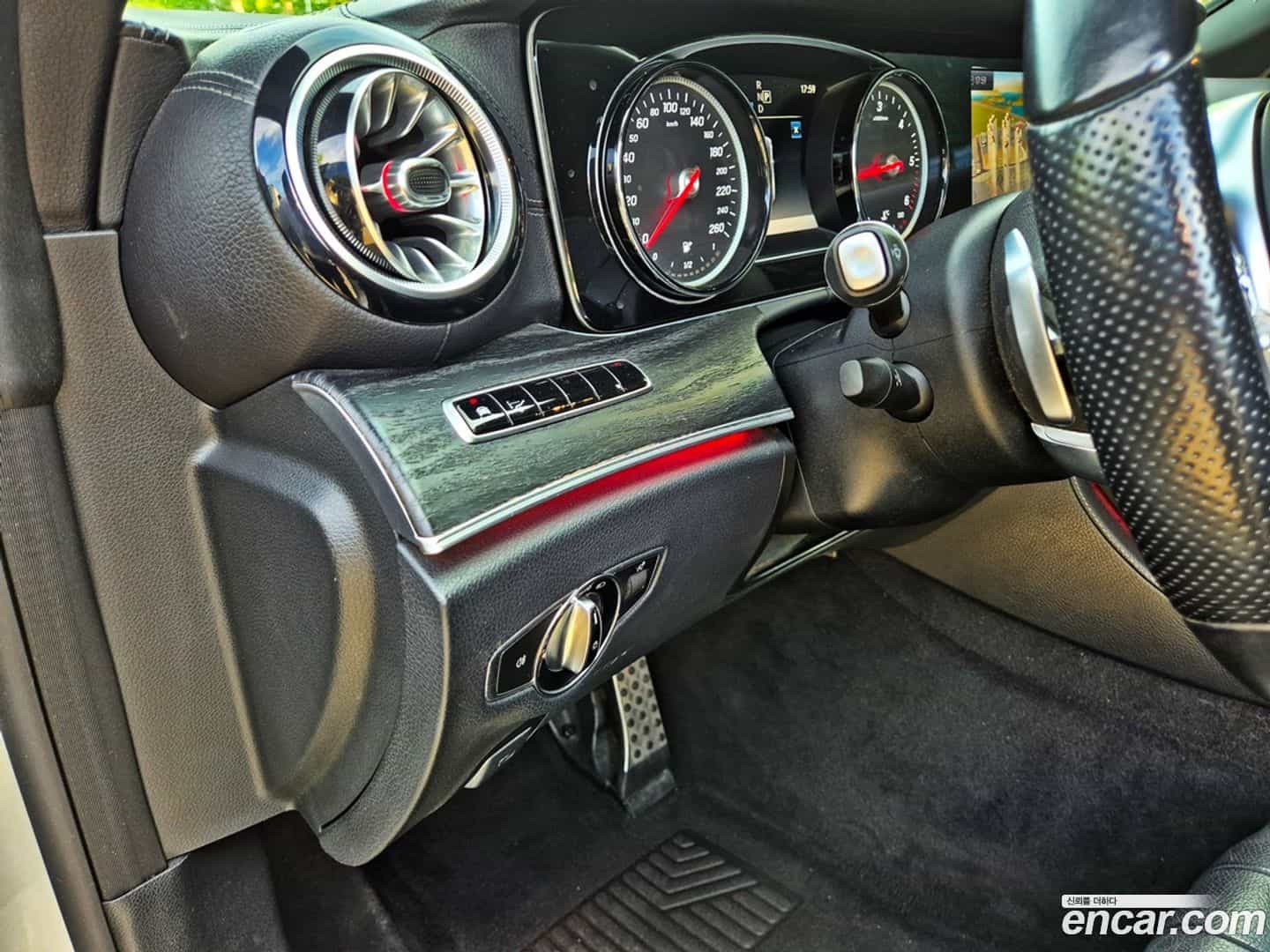 E-Class Mercedes-Benz 2019.11-INNER-010