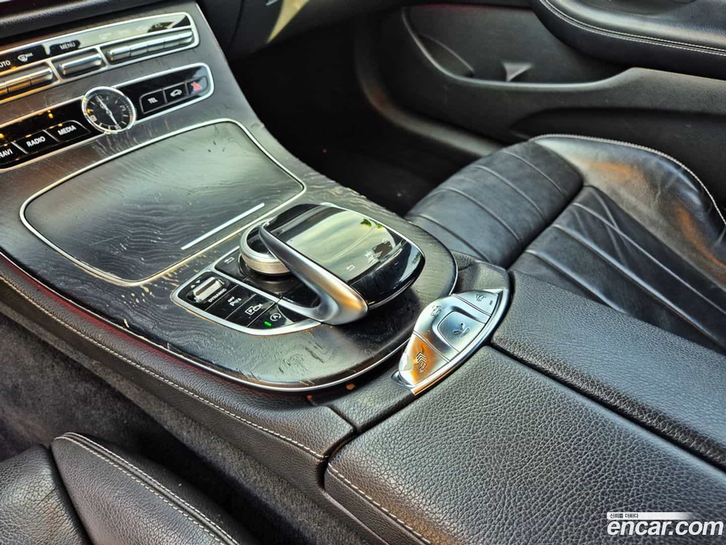 E-Class Mercedes-Benz 2019.11-OPTION-015