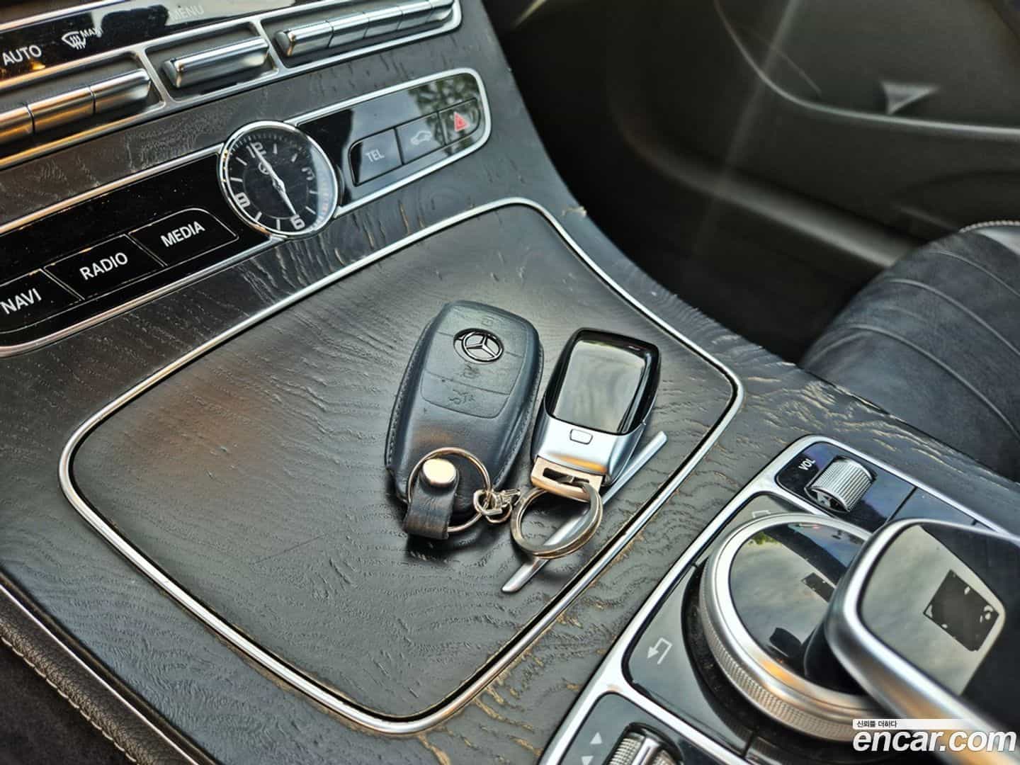 E-Class Mercedes-Benz 2019.11-OPTION-016