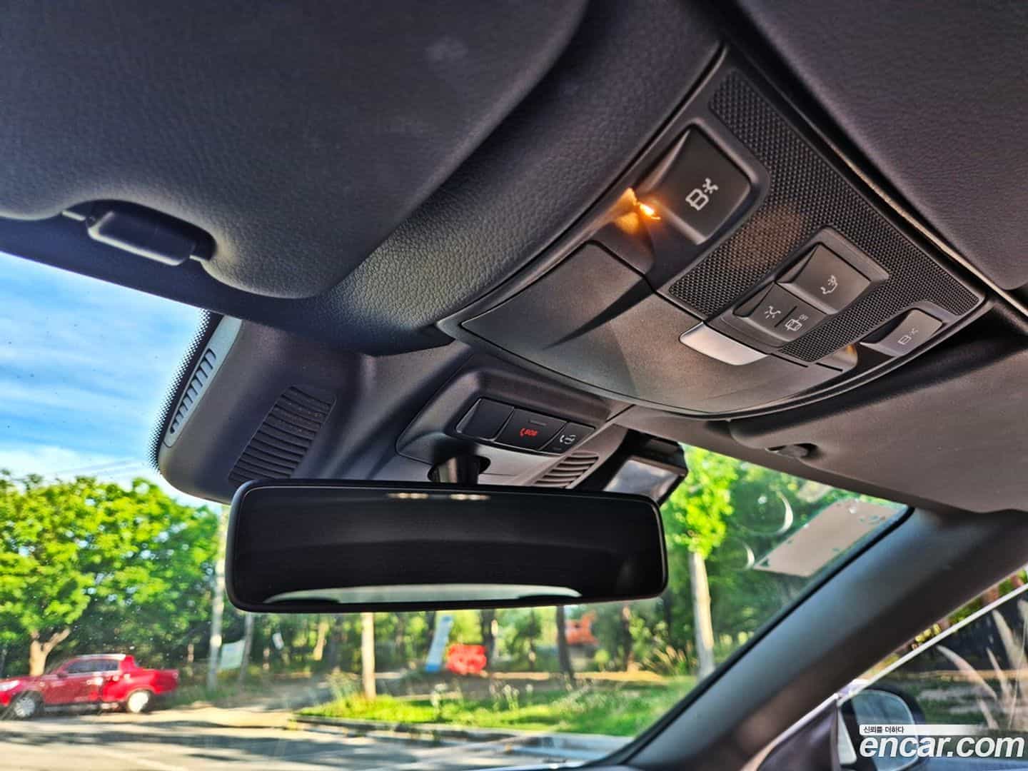 E-Class Mercedes-Benz 2019.11-OPTION-019