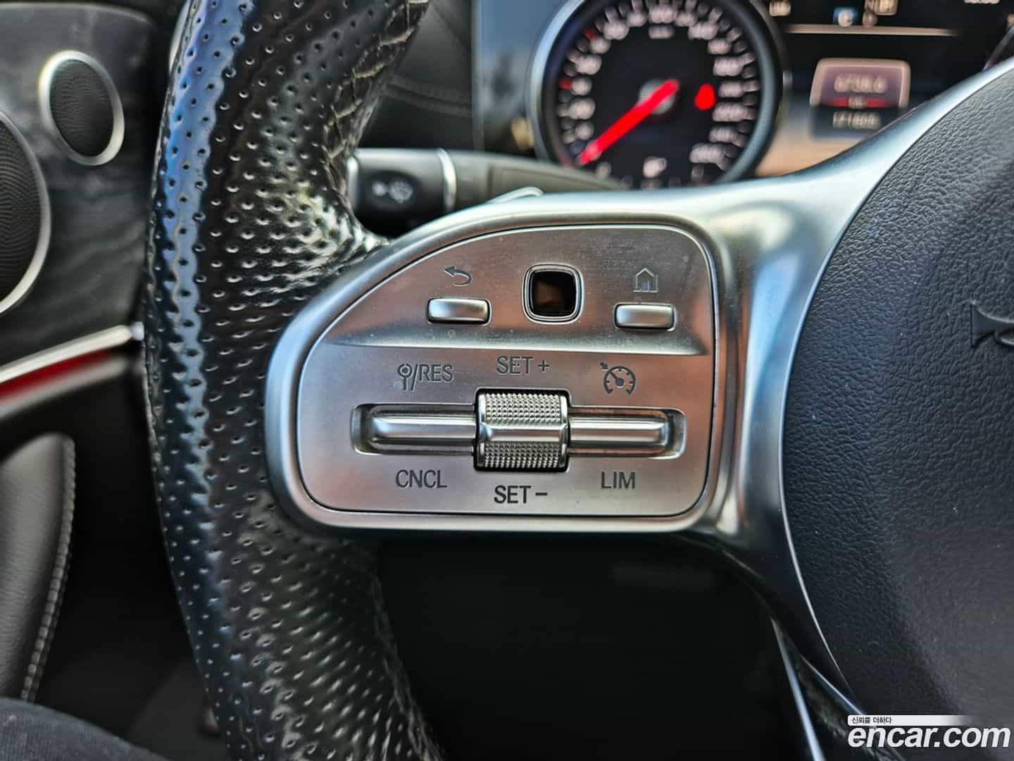 E-Class Mercedes-Benz 2019.11-OPTION-021