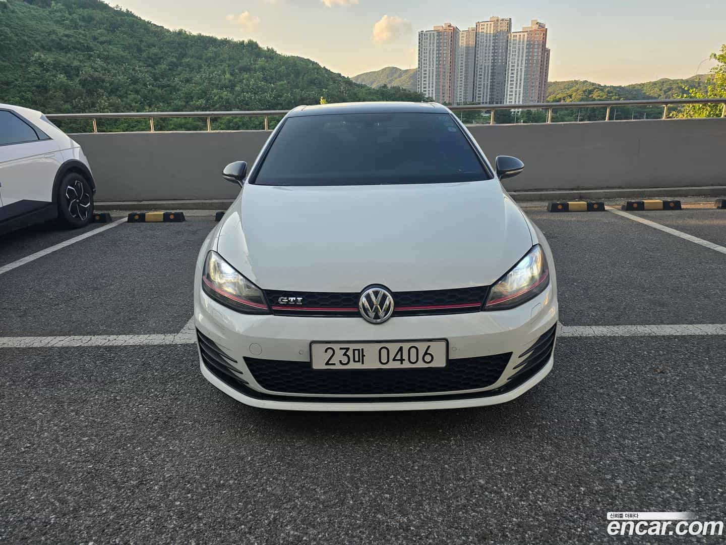 Golf Volkswagen 2016.4-OUTER-001