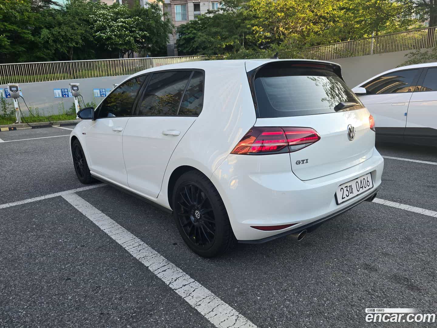 Golf Volkswagen 2016.4-OUTER-002