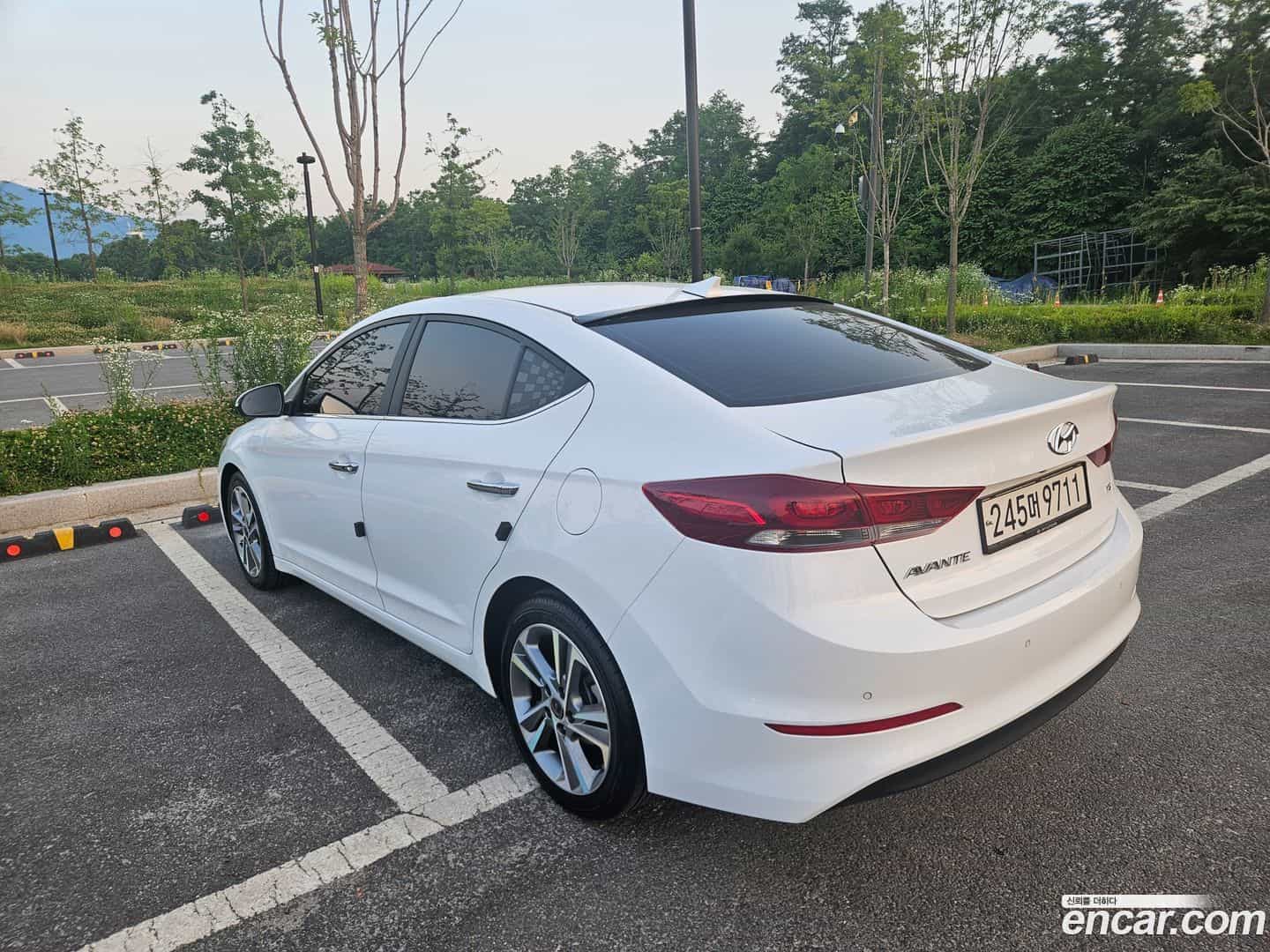 AVANTE Hyundai 2018.1-OUTER-002