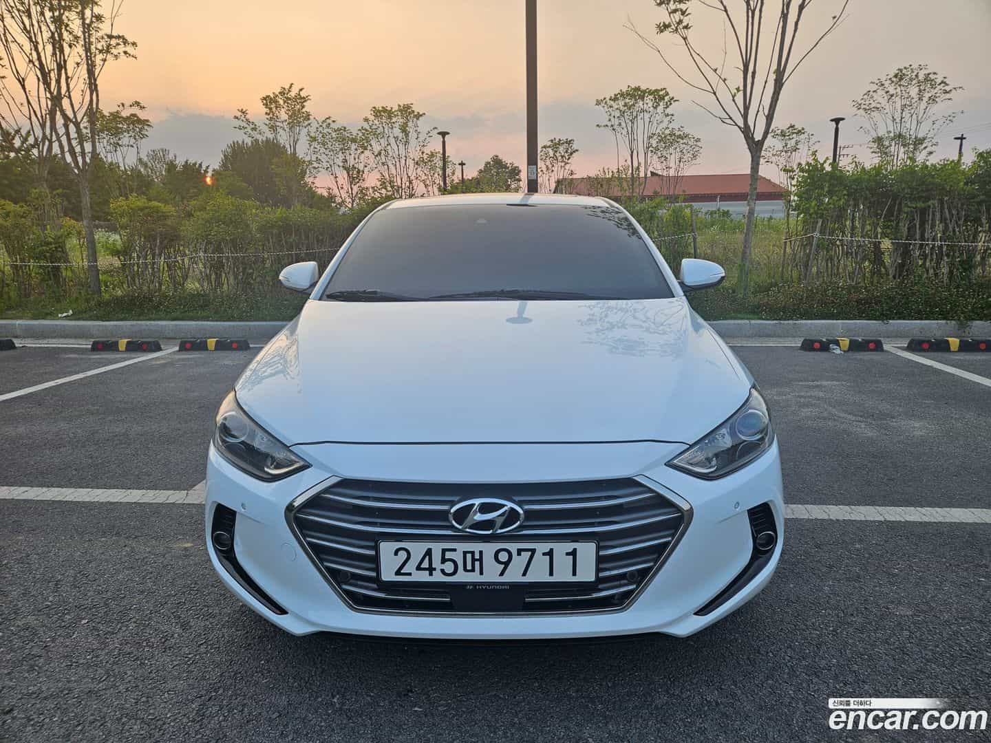 AVANTE Hyundai 2018.1-OUTER-003