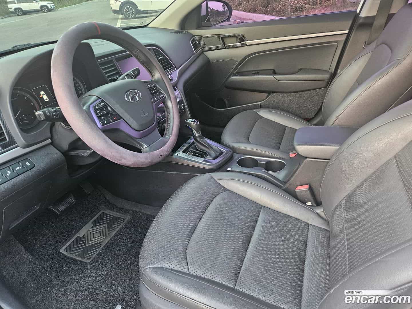 AVANTE Hyundai 2018.1-INNER-007