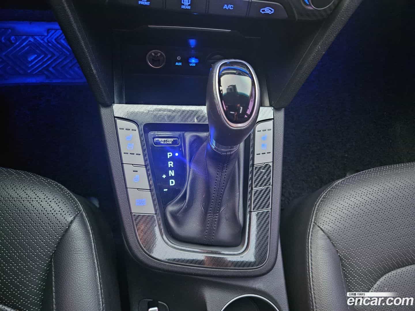 AVANTE Hyundai 2018.1-INNER-009