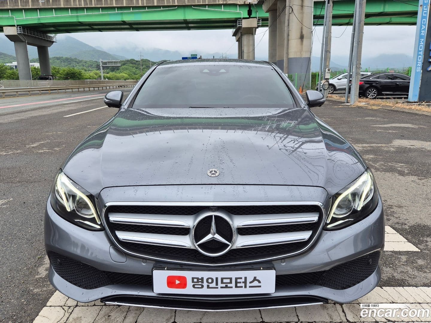 Main__Slider__Photo:E-Class Mercedes-Benz 2018.9-0