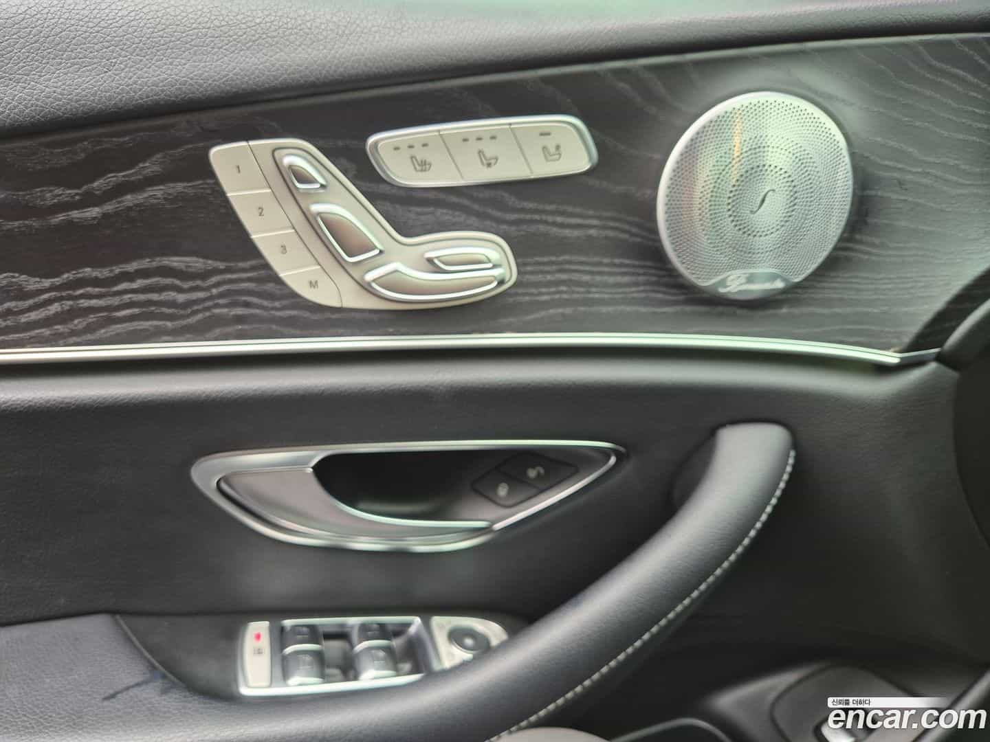 E-Class Mercedes-Benz 2018.9-OPTION-021