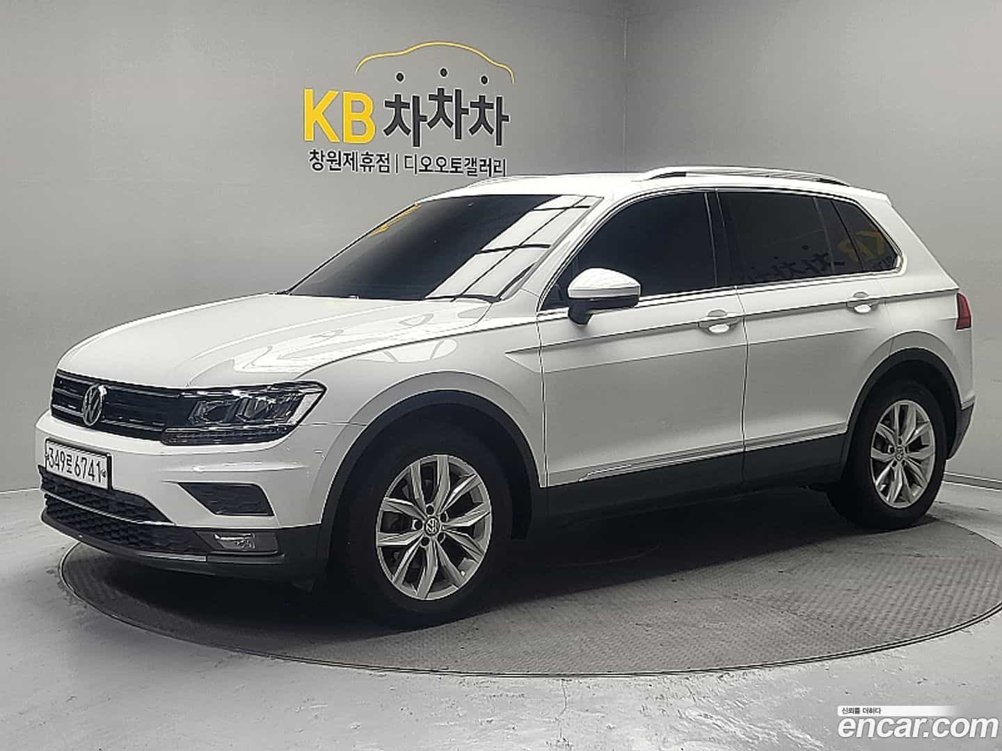 Tiguan Volkswagen 2019.11-OUTER-001