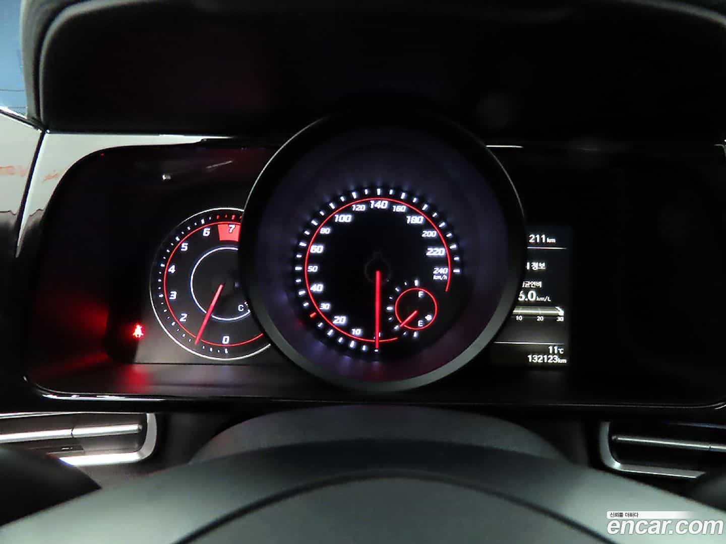 AVANTE Hyundai 2021.3-INNER-009
