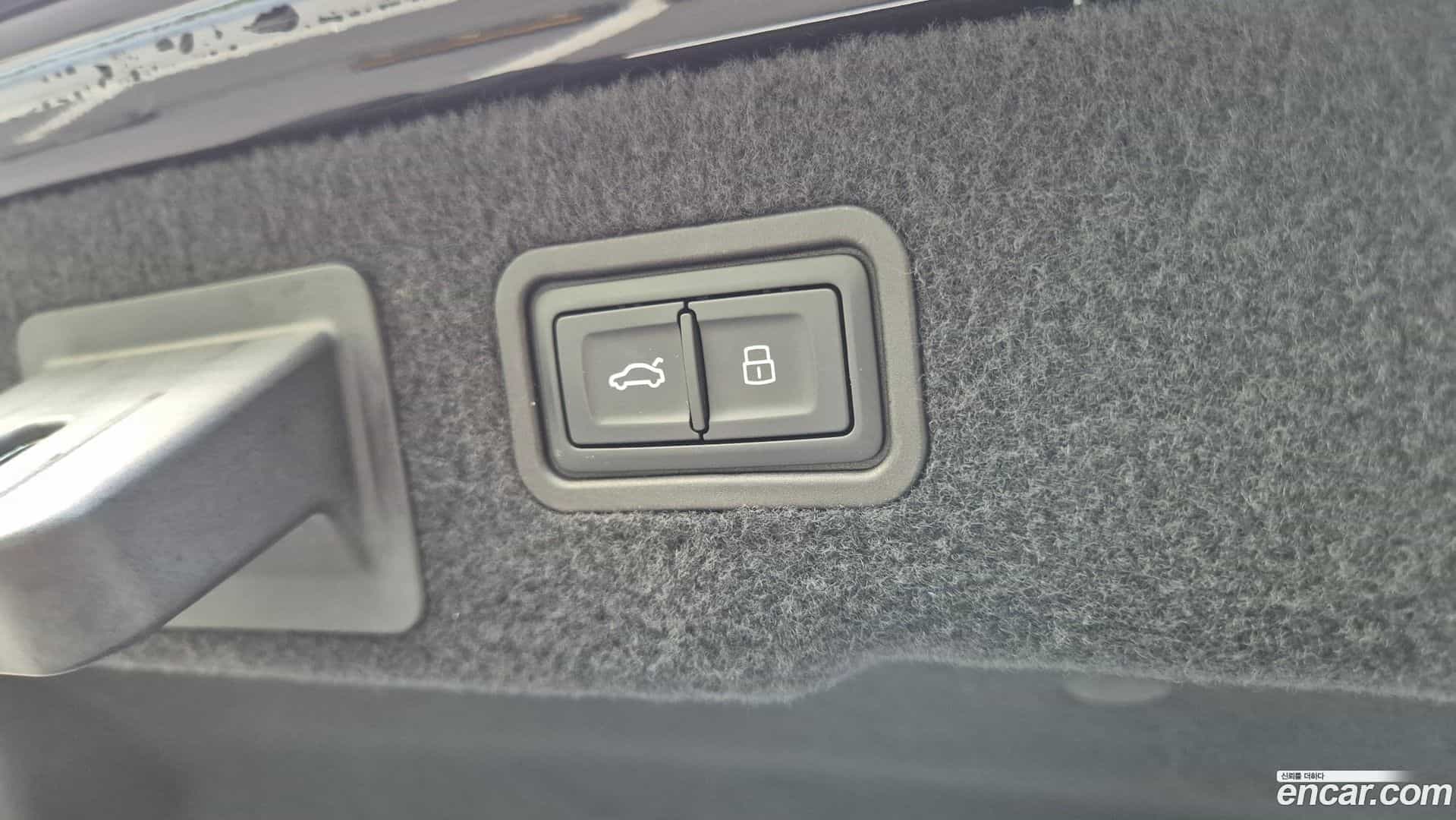 A8 Audi 2021.11-OPTION-023