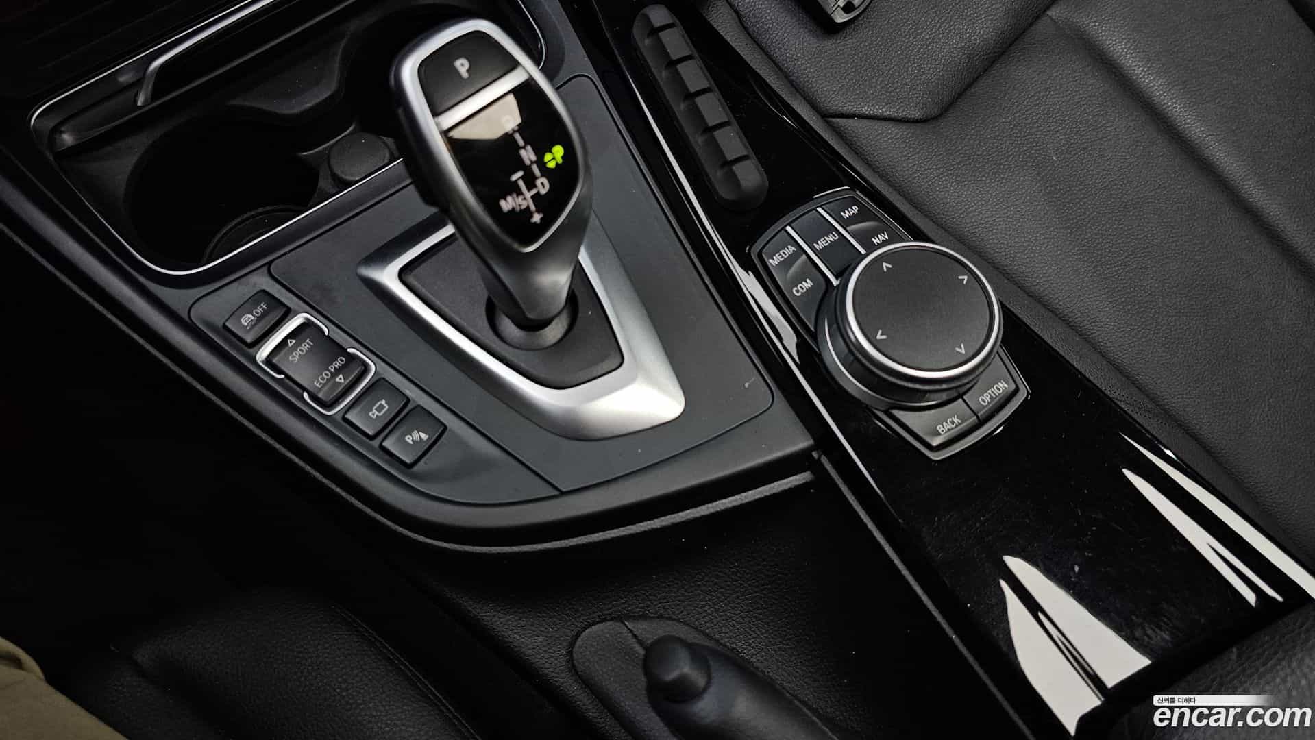 4-Series BMW 2019.10-INNER-009
