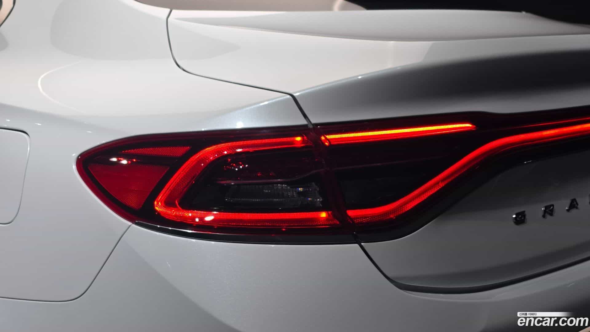 Grandeur Hyundai 2018.5-OUTER-033