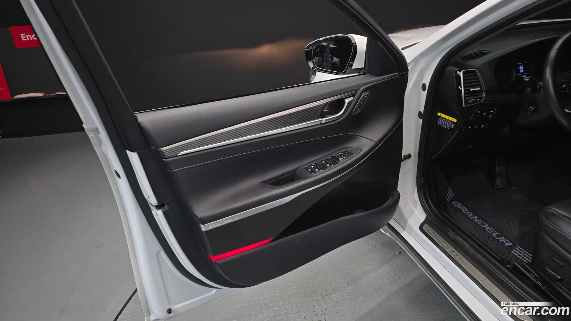 Grandeur Hyundai 2018.5-INNER-034