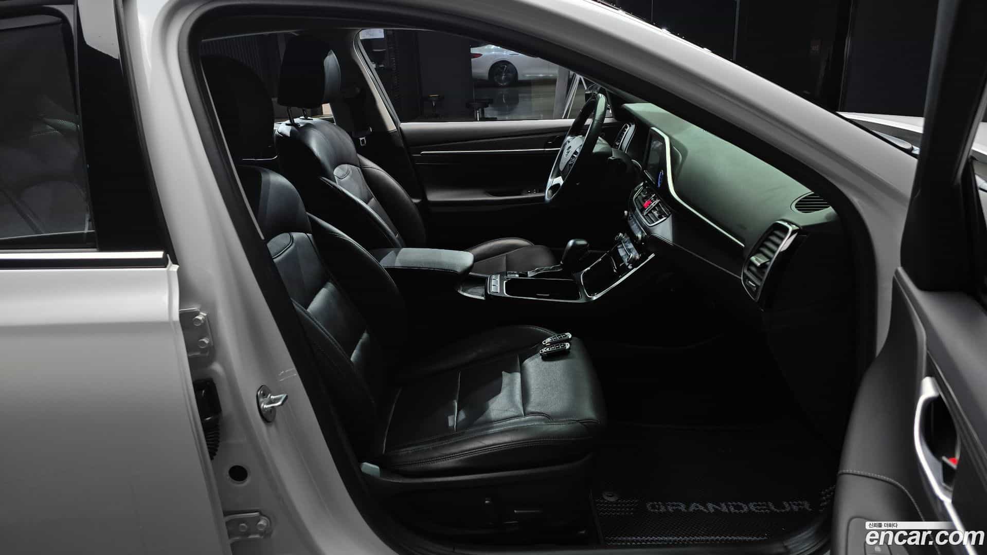 Grandeur Hyundai 2018.5-INNER-036