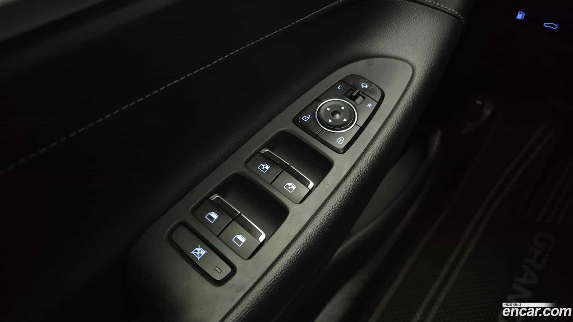 Grandeur Hyundai 2018.5-OPTION-041