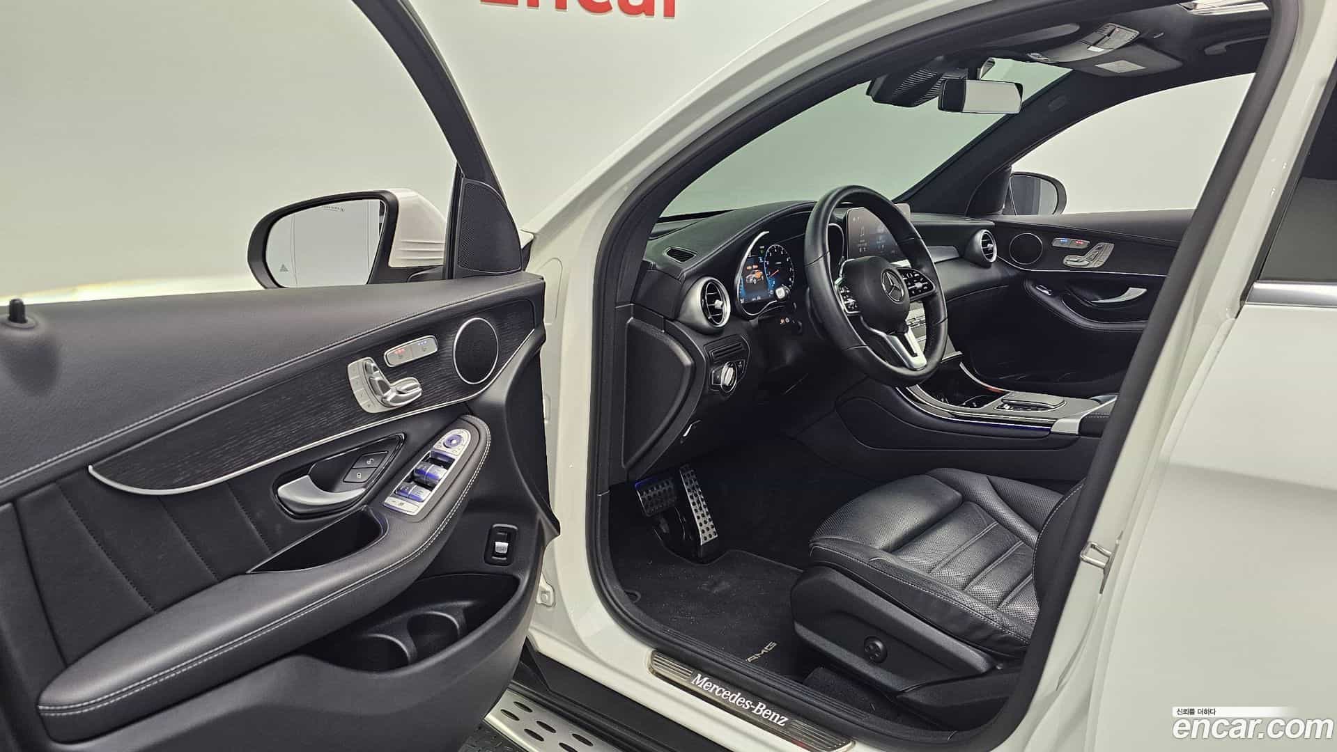 GLC-Class Mercedes-Benz 2023.3-INNER-010