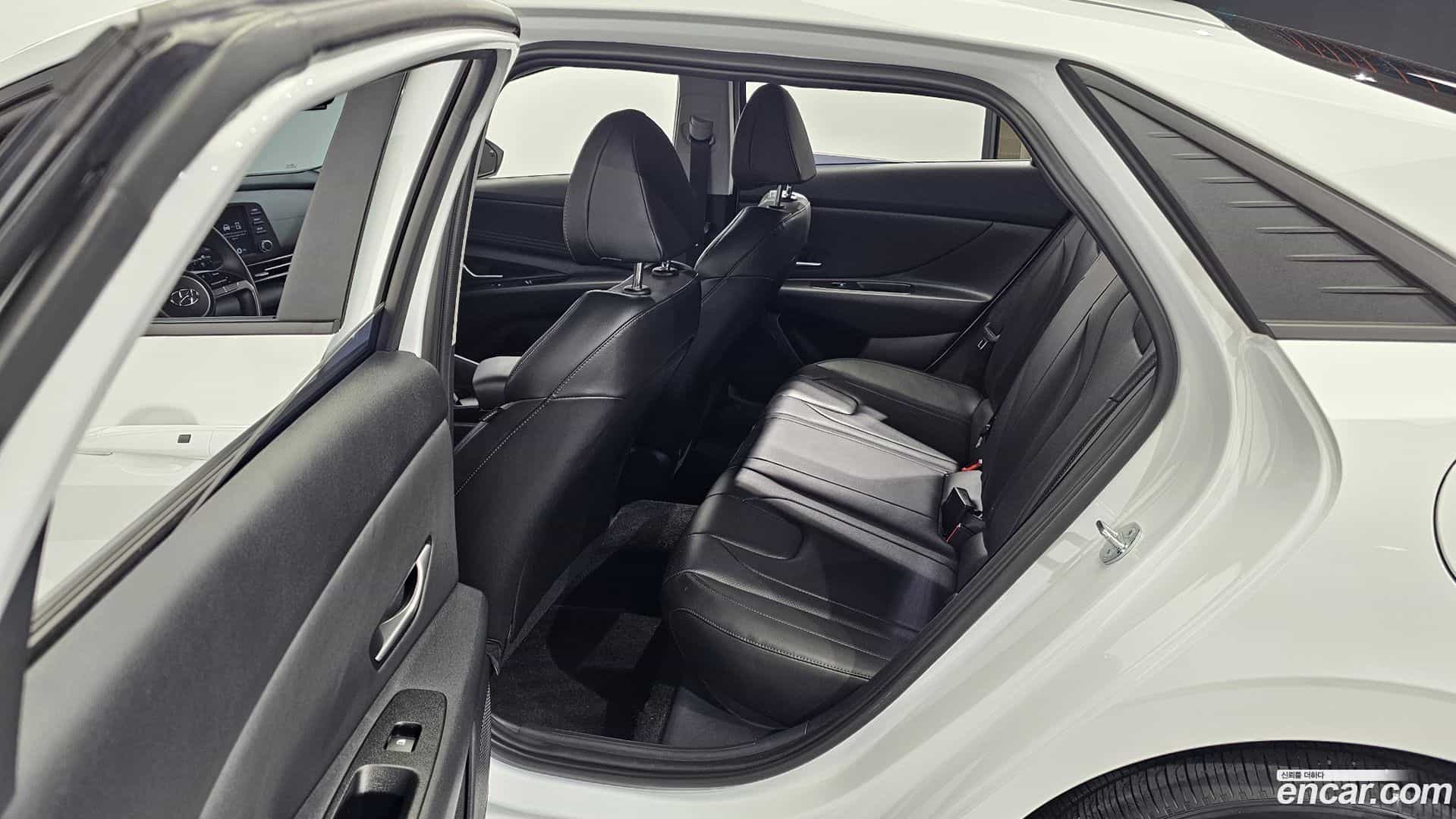 AVANTE Hyundai 2023.2-OPTION-015
