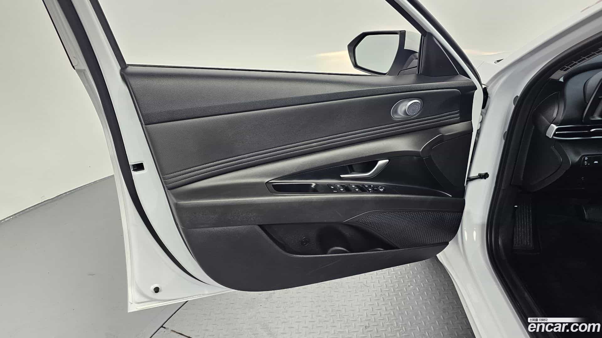 AVANTE Hyundai 2023.2-INNER-035
