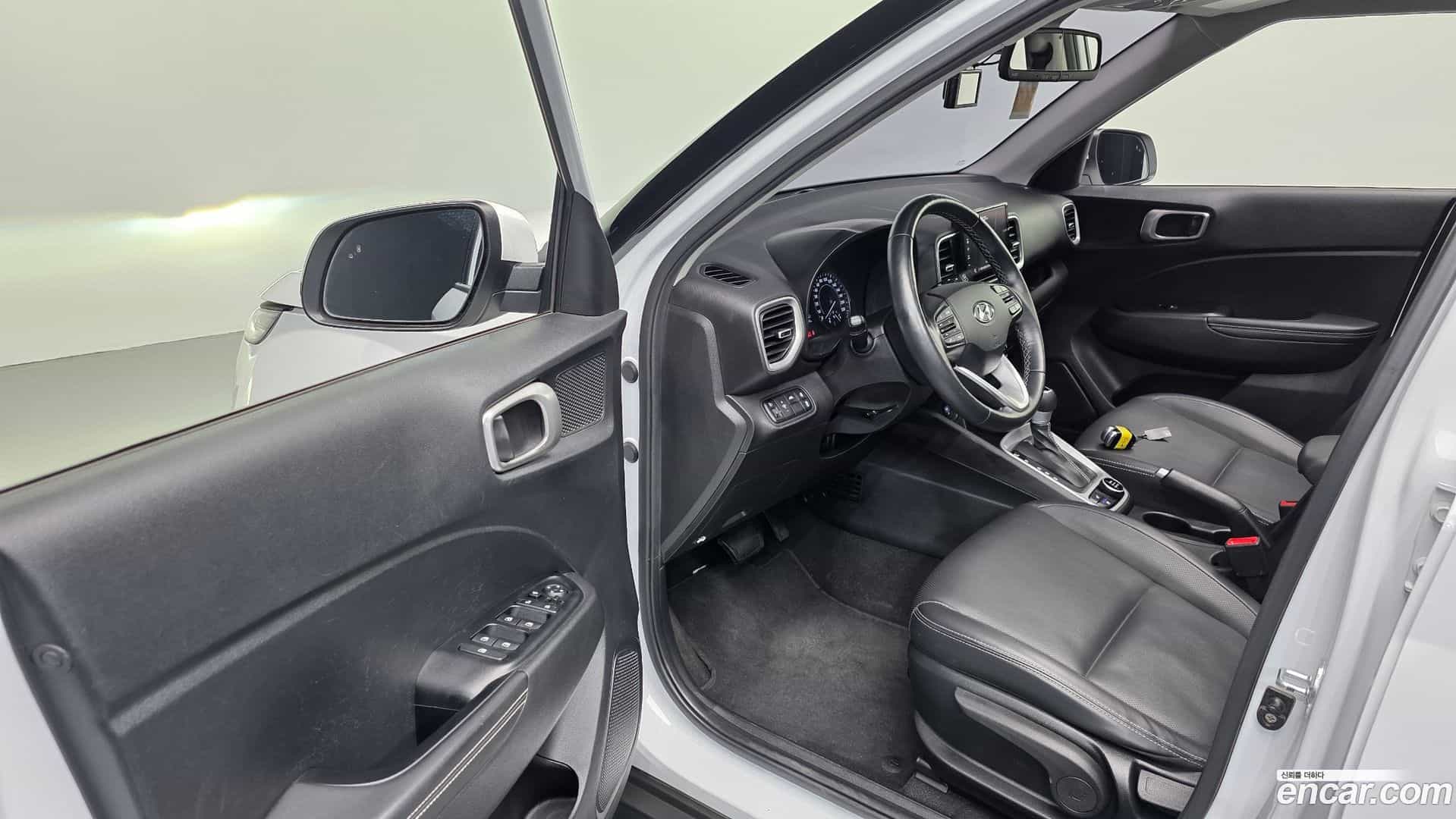 Venue Hyundai 2020.10-INNER-010