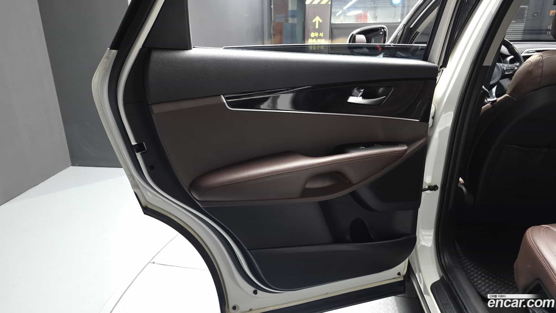 Sorento Kia 2016.2-INNER-035