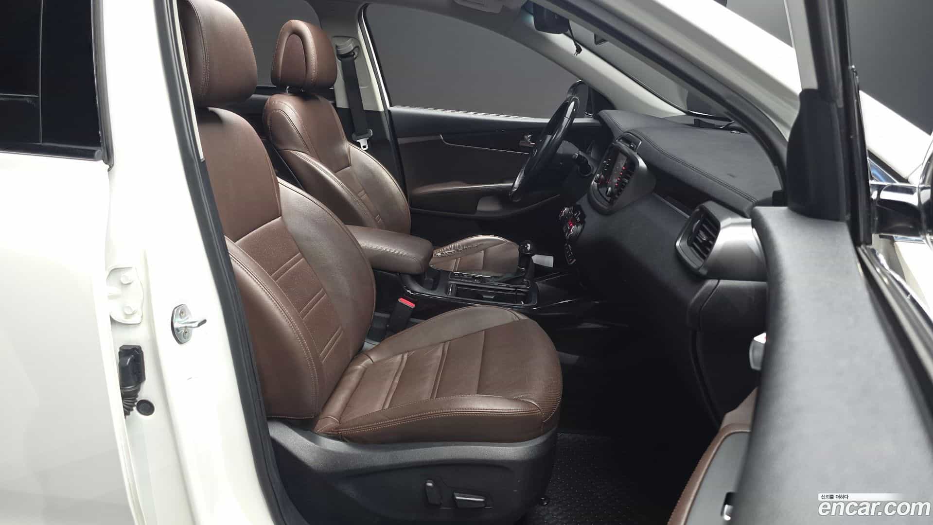 Sorento Kia 2016.2-INNER-036