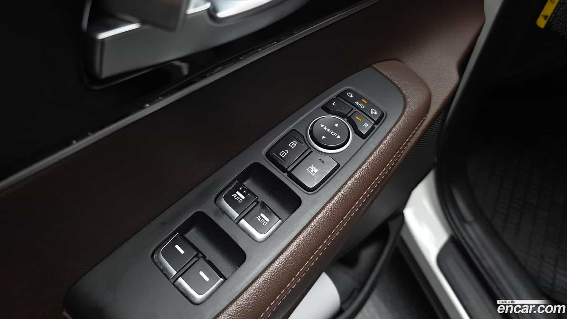 Sorento Kia 2016.2-OPTION-042