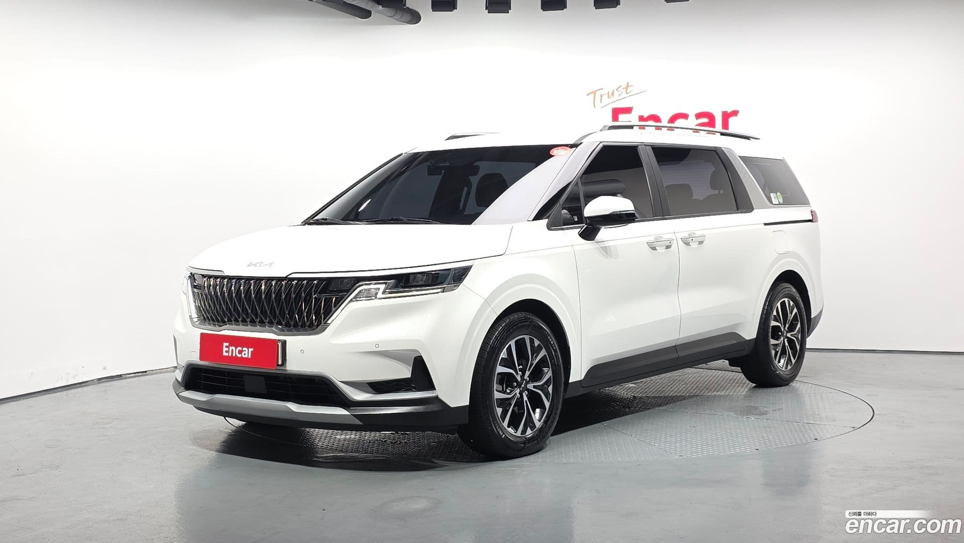 Main__Slider__Photo:Canival Kia 2022.4-0
