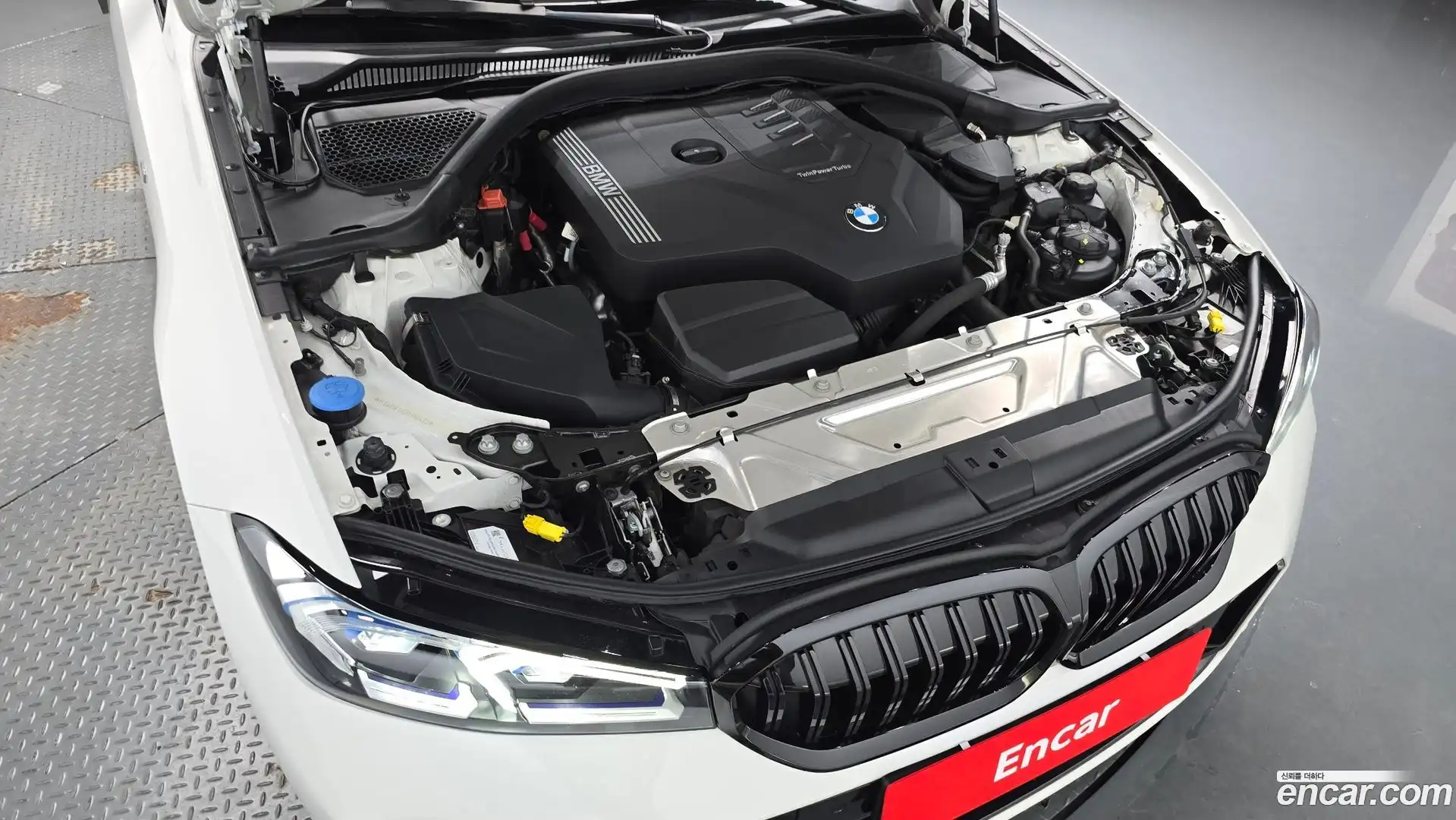 3-Series BMW 2023.5-OUTER-006