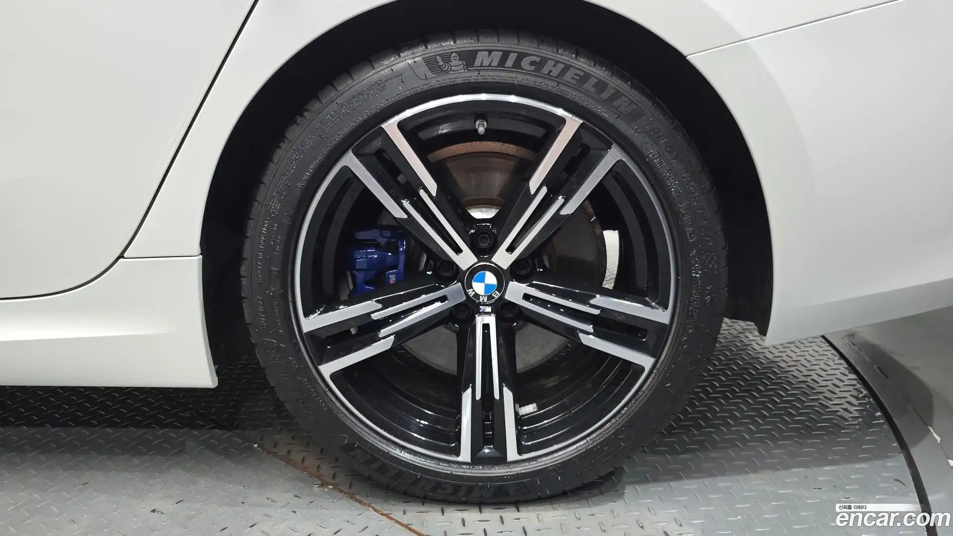 3-Series BMW 2023.5-OUTER-031