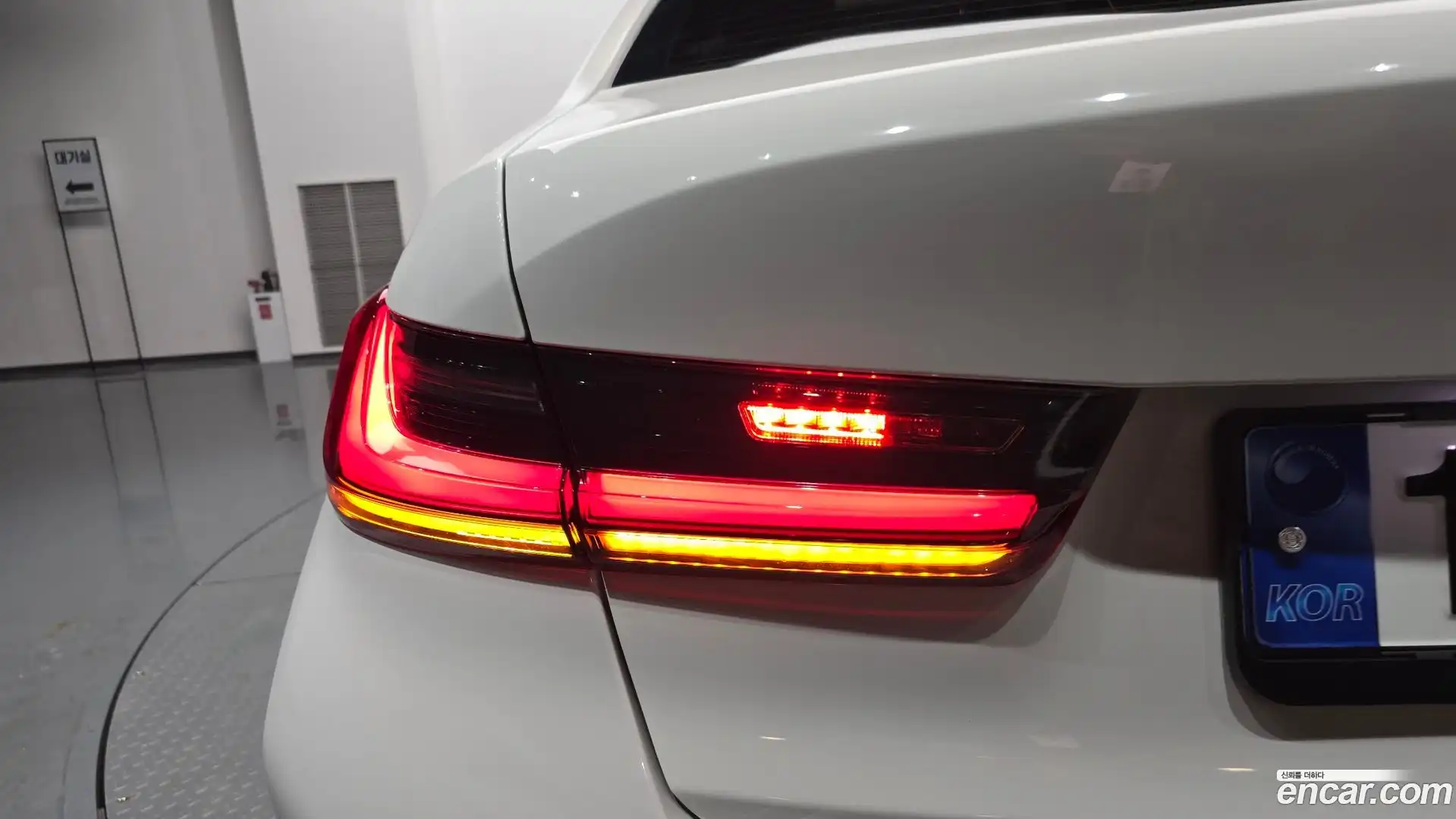 3-Series BMW 2023.5-OUTER-033