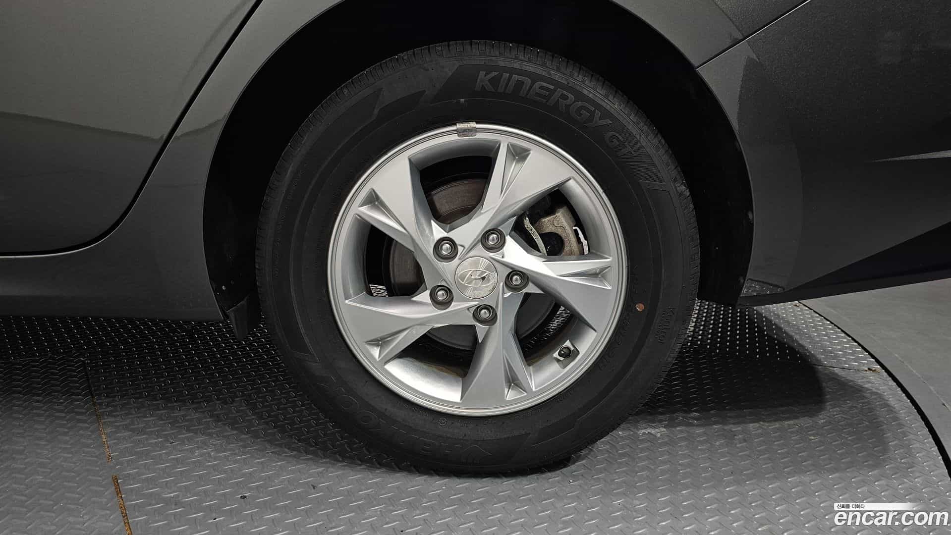 AVANTE Hyundai 2022.1-OUTER-031