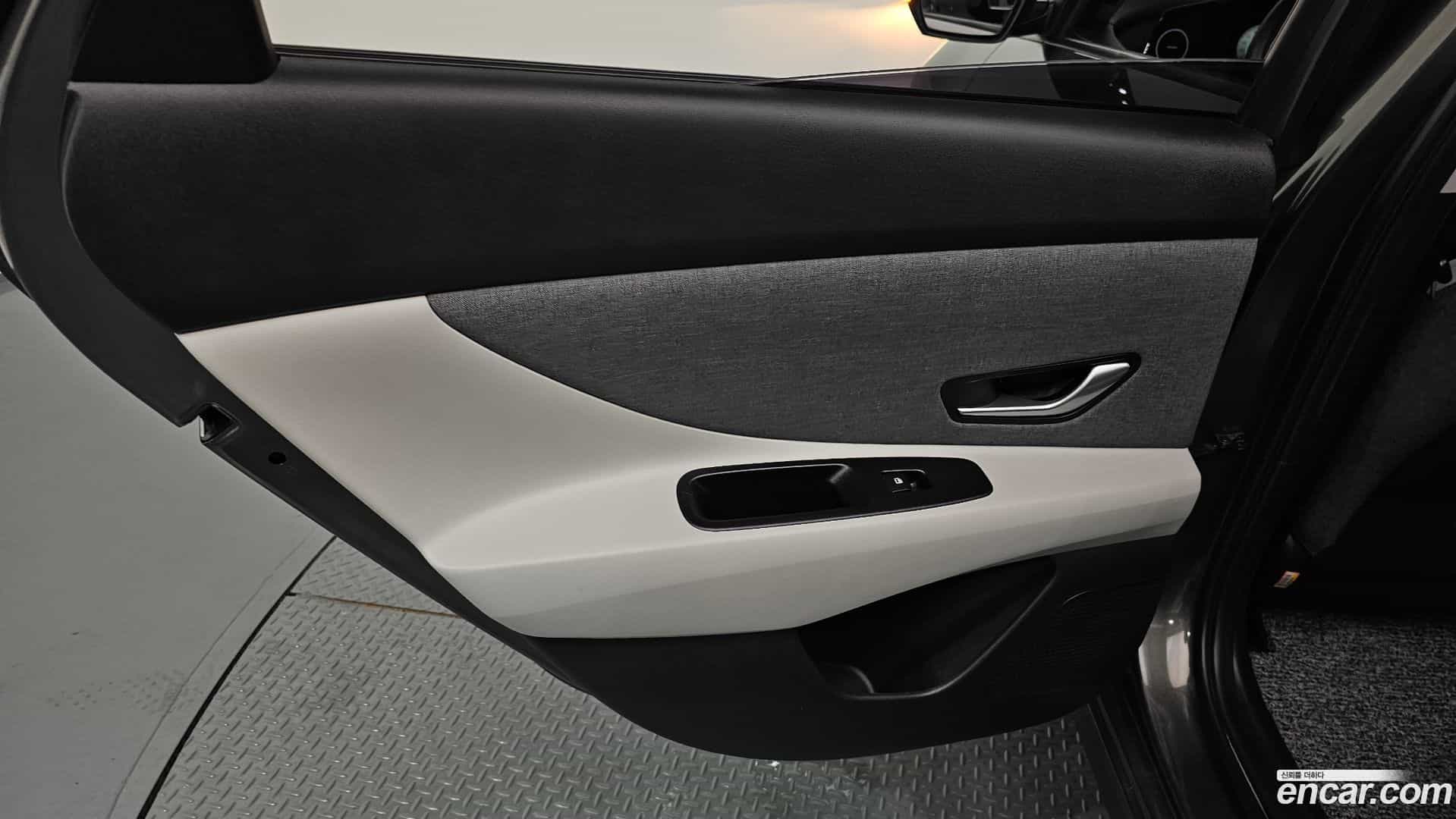 AVANTE Hyundai 2022.1-INNER-035