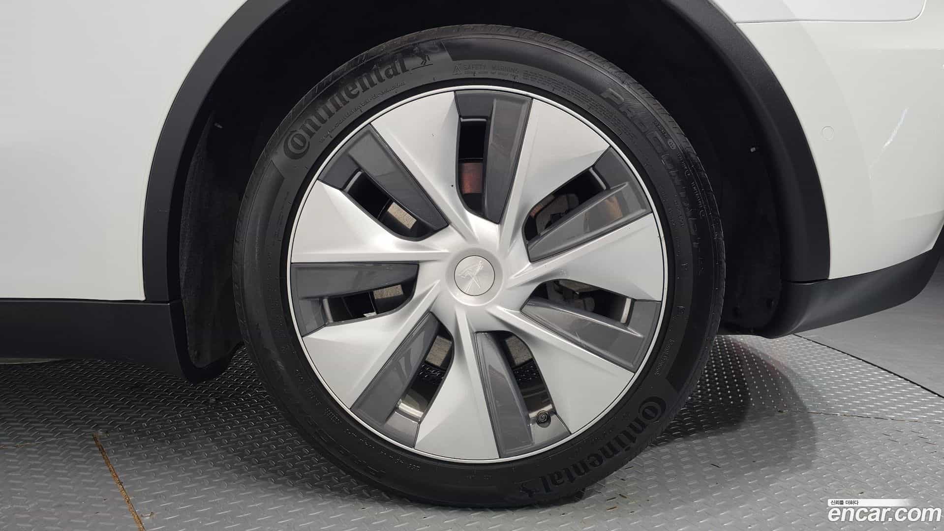 Model Y Tesla 2022.4-OUTER-005