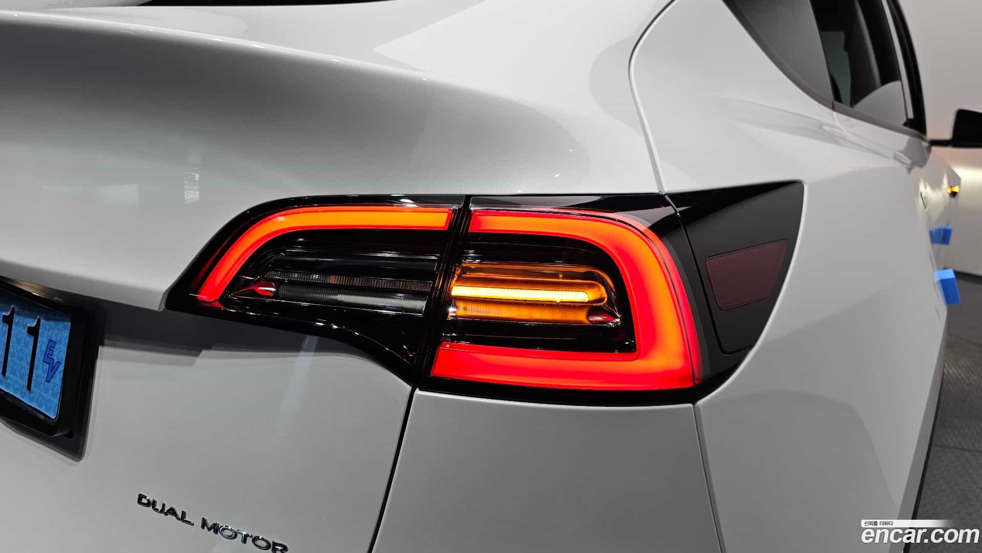 Model Y Tesla 2022.4-OUTER-033