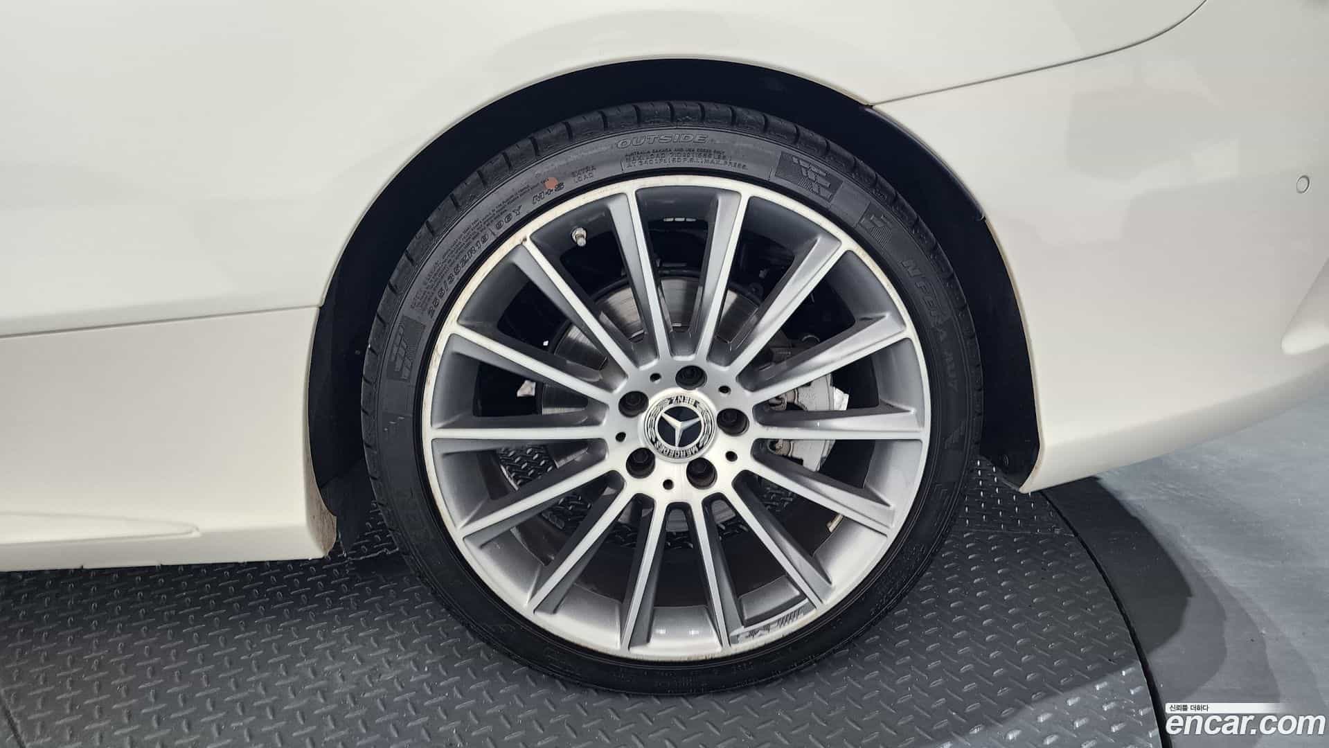 C-Class Mercedes-Benz 2018.5-OUTER-031