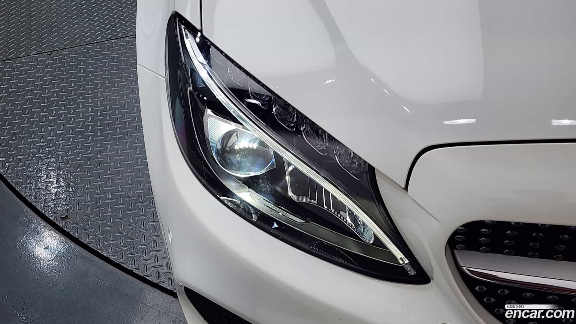 C-Class Mercedes-Benz 2018.5-OUTER-032
