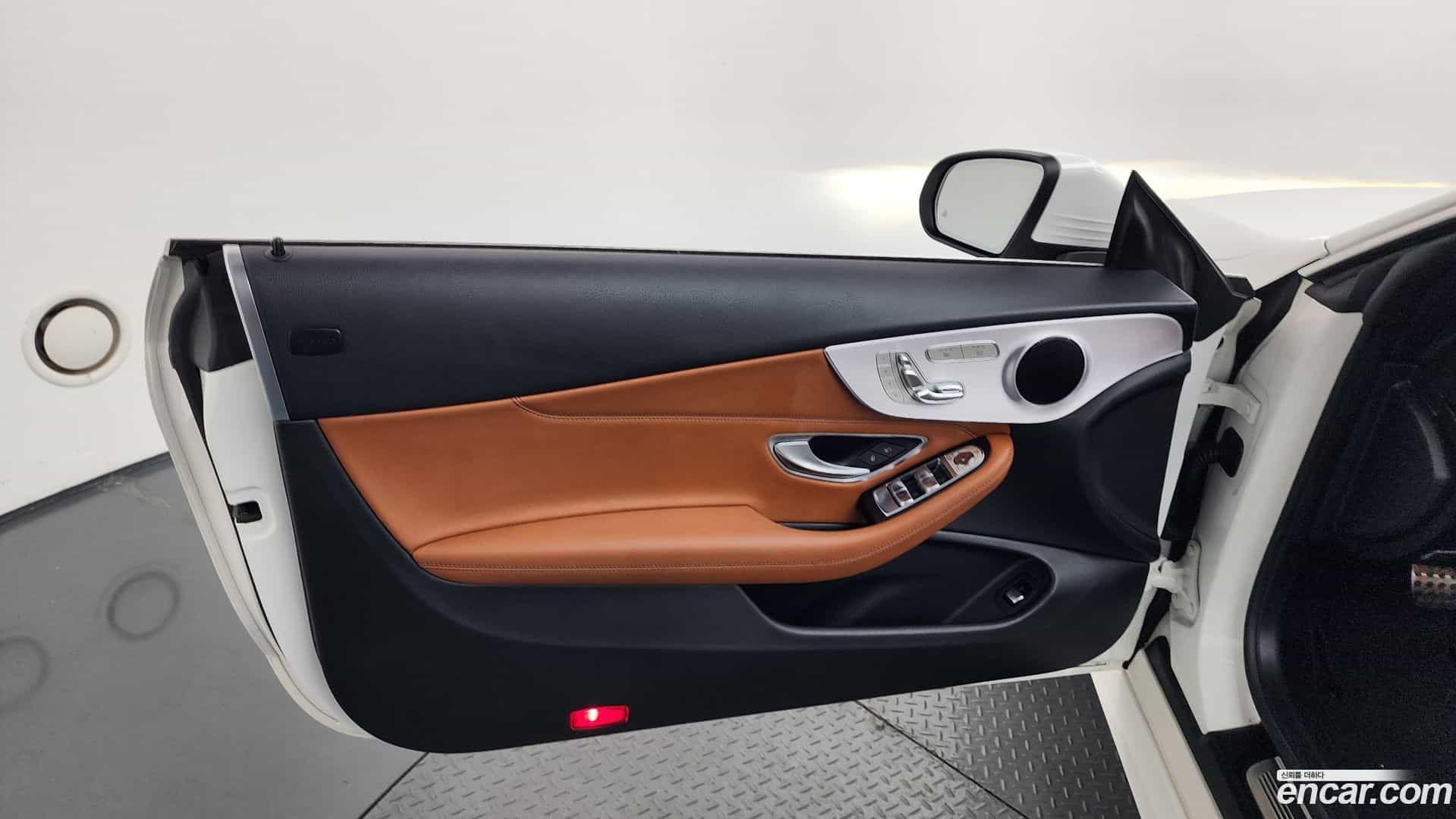 C-Class Mercedes-Benz 2018.5-INNER-035