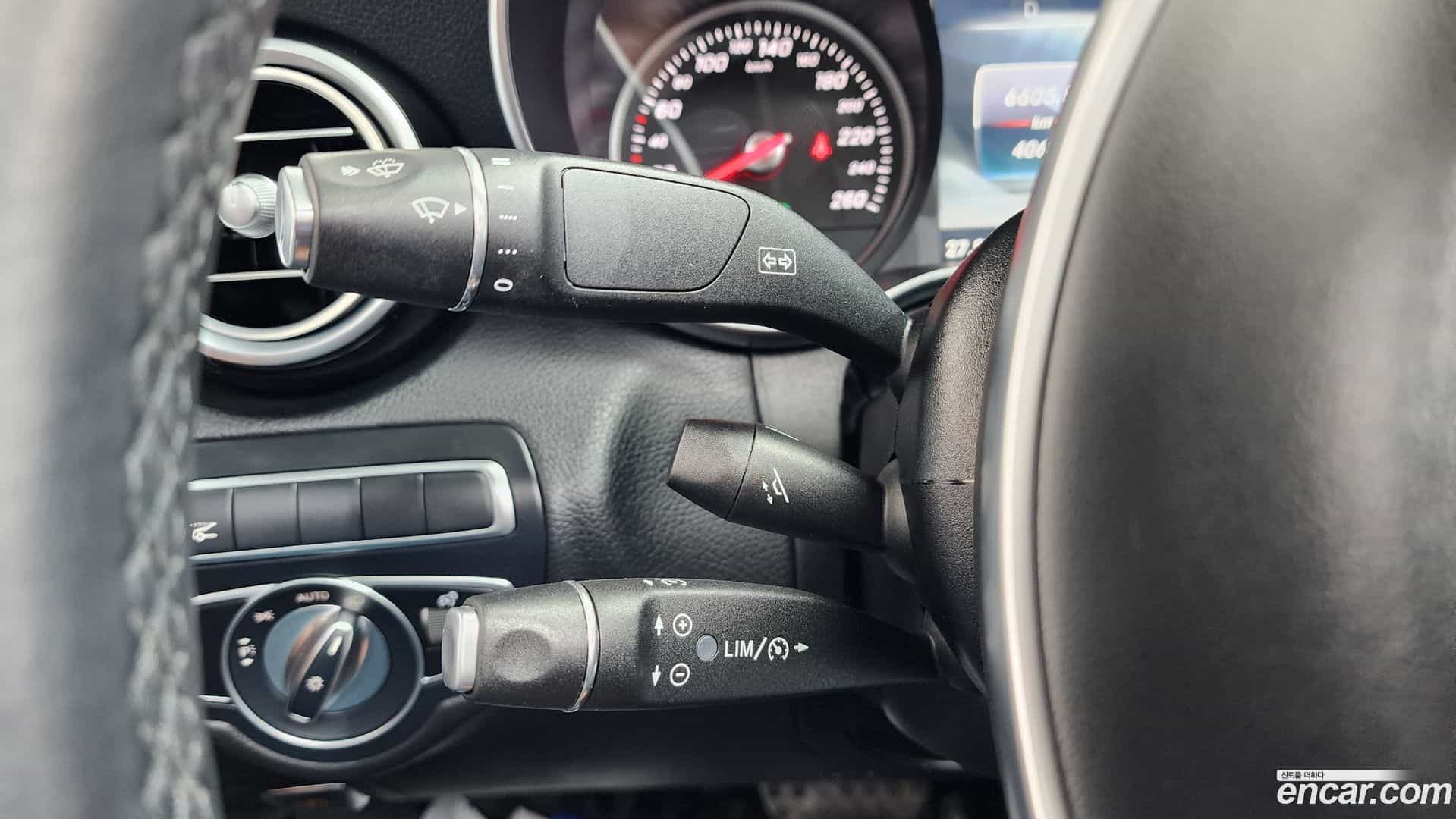 C-Class Mercedes-Benz 2018.5-OPTION-042